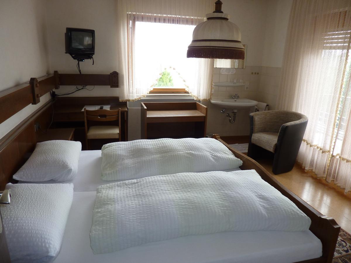 Gast- Und Gastehaus Simon Hotell Greifenstein Rom bilde