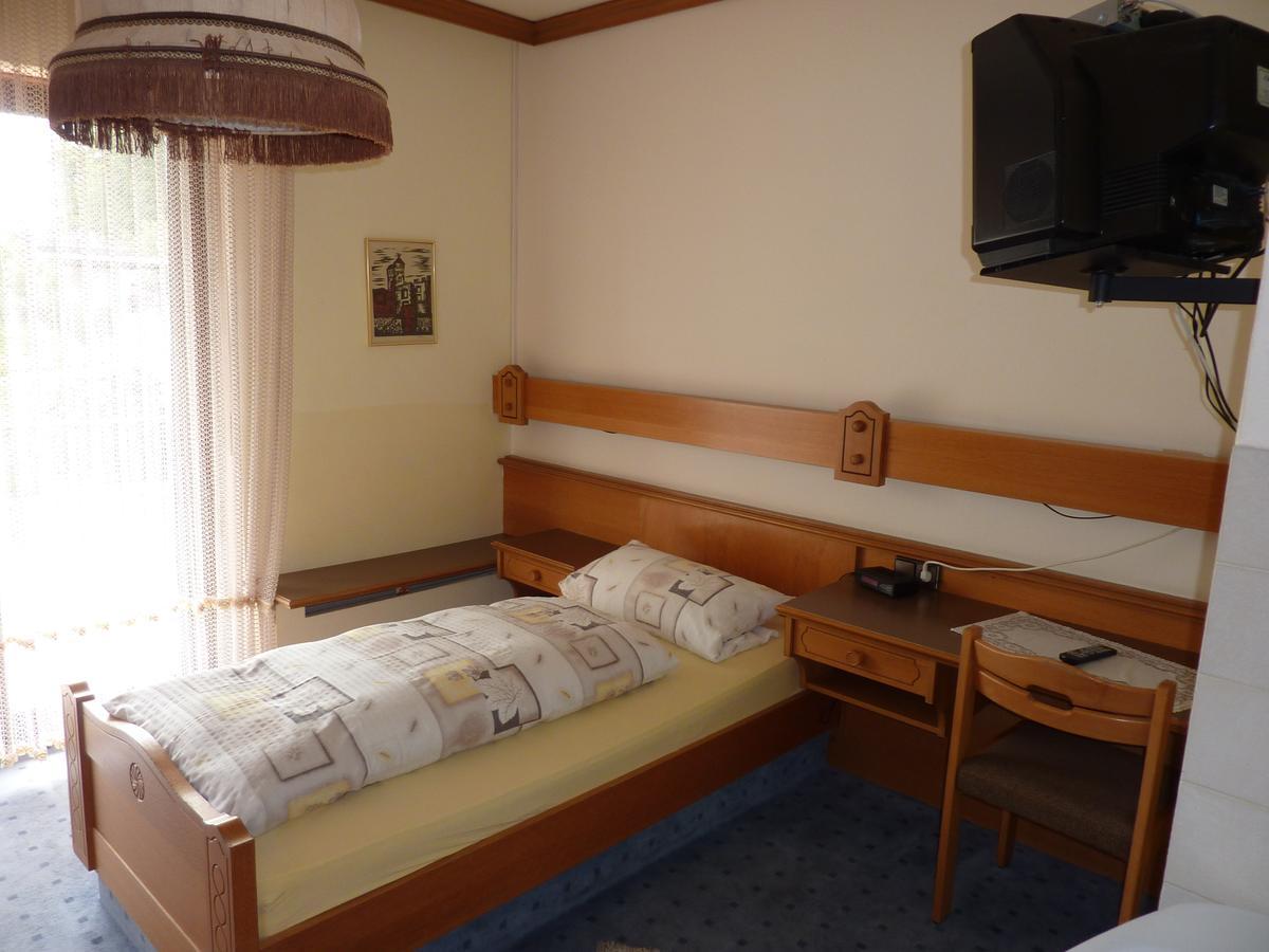 Gast- Und Gastehaus Simon Hotell Greifenstein Rom bilde