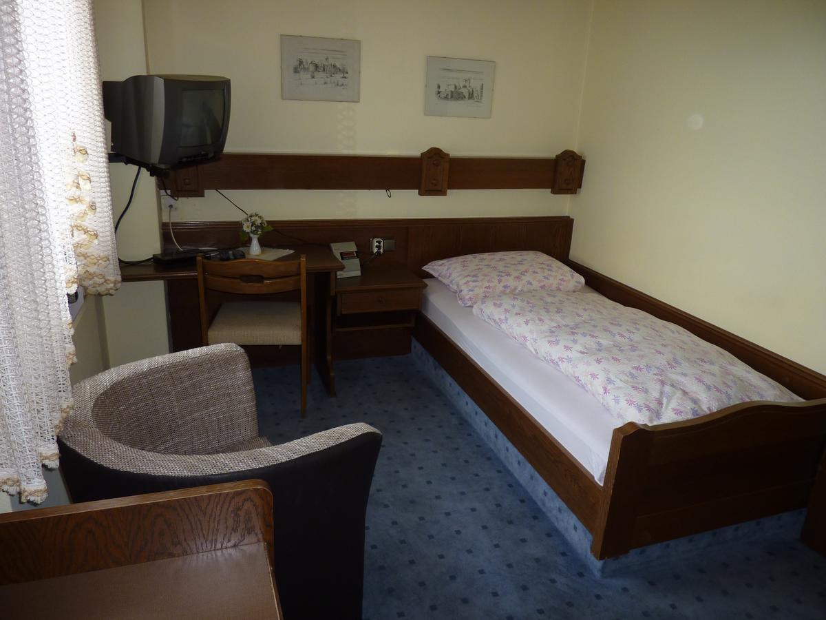 Gast- Und Gastehaus Simon Hotell Greifenstein Rom bilde